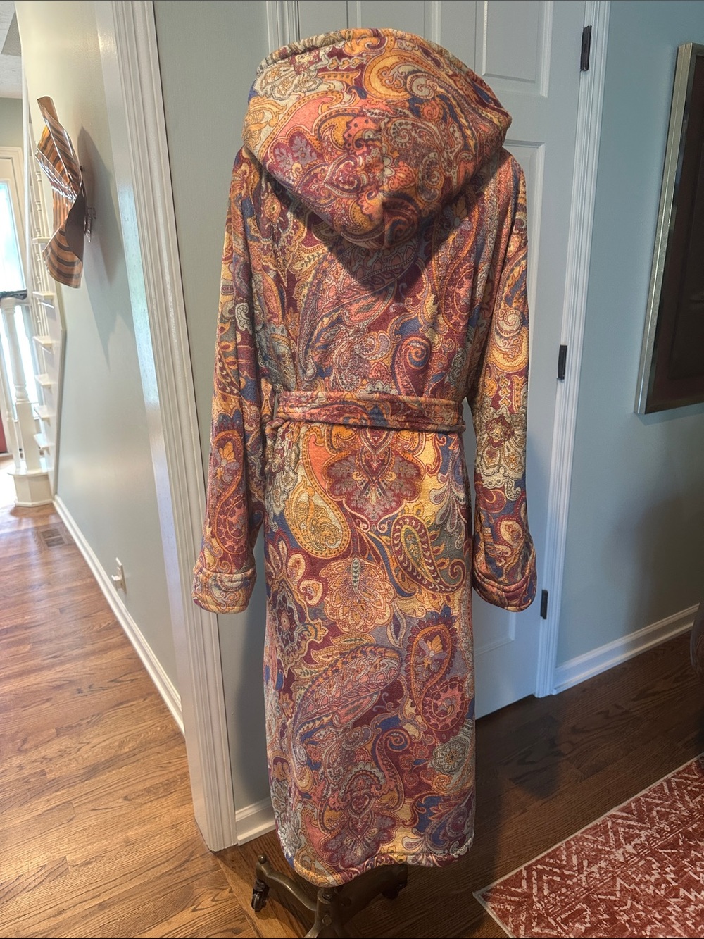 Like new! Johnny Was Long Cozy plush robe-  Sz L/XL Hooded Paisley Pockets Belt - Picture 6 of 10